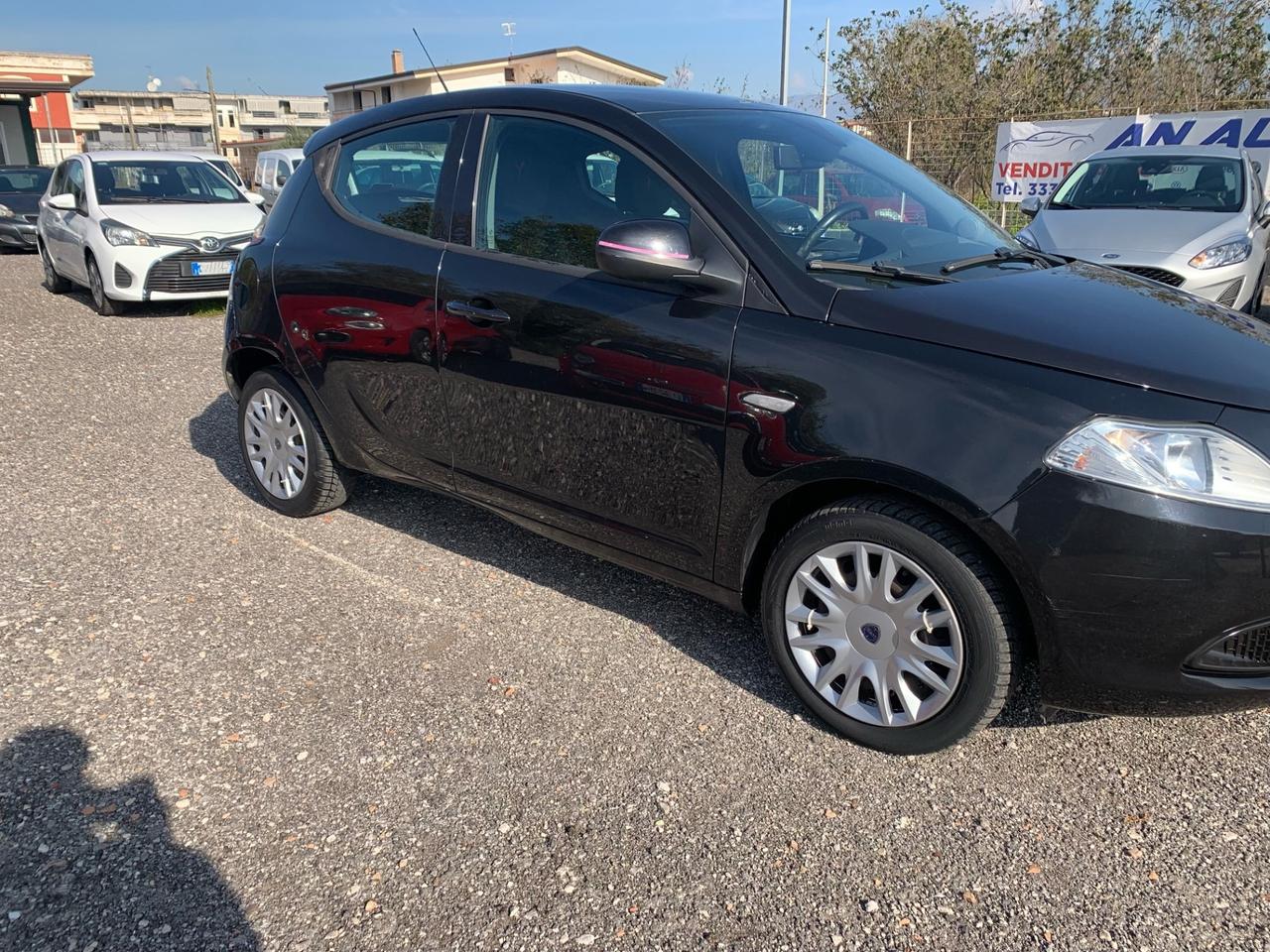 Lancia Ypsilon 1.3 Multijet 95cv 5p - 2013