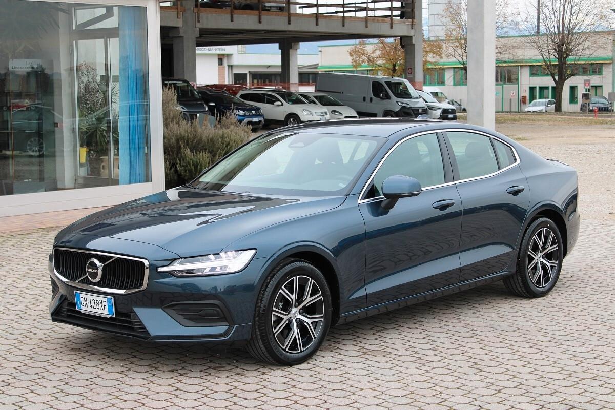 Volvo S60 2000 B3 163CV Mild-Hybrid Core Automatico Km. 0