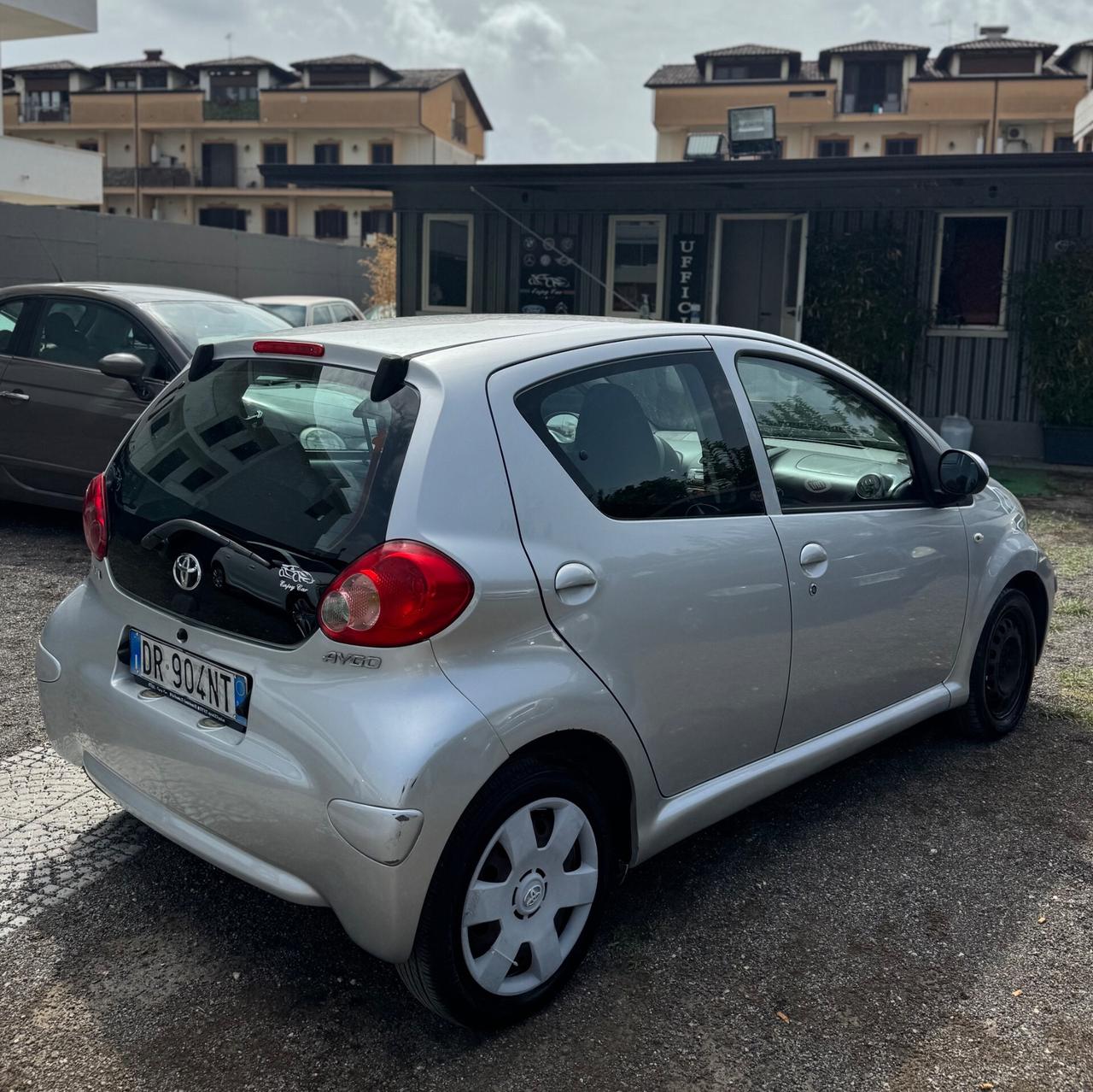 Toyota Aygo 1.0 12V VVT-i 5 porte Sol automatica
