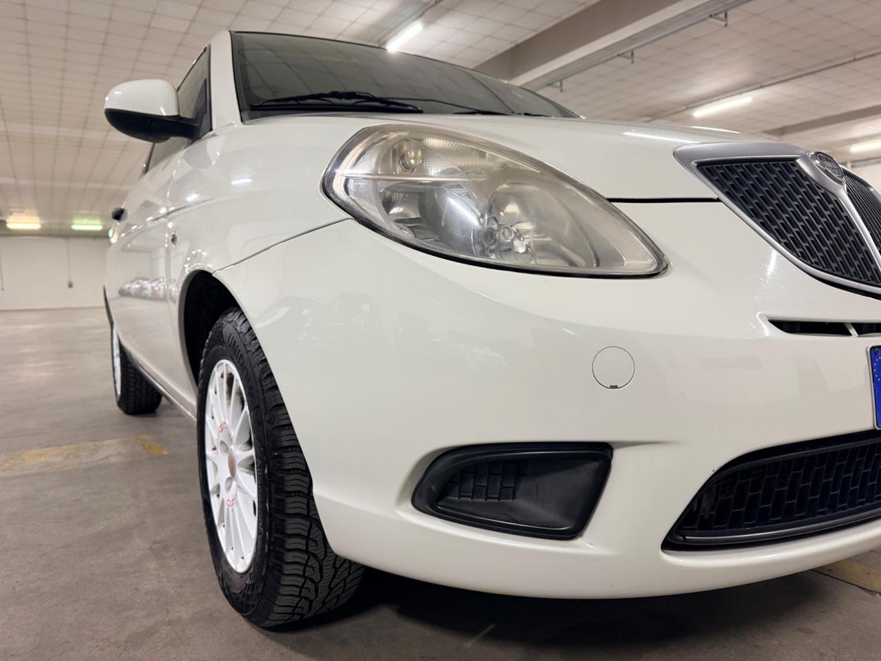 Lancia Ypsilon 1.2 Oro