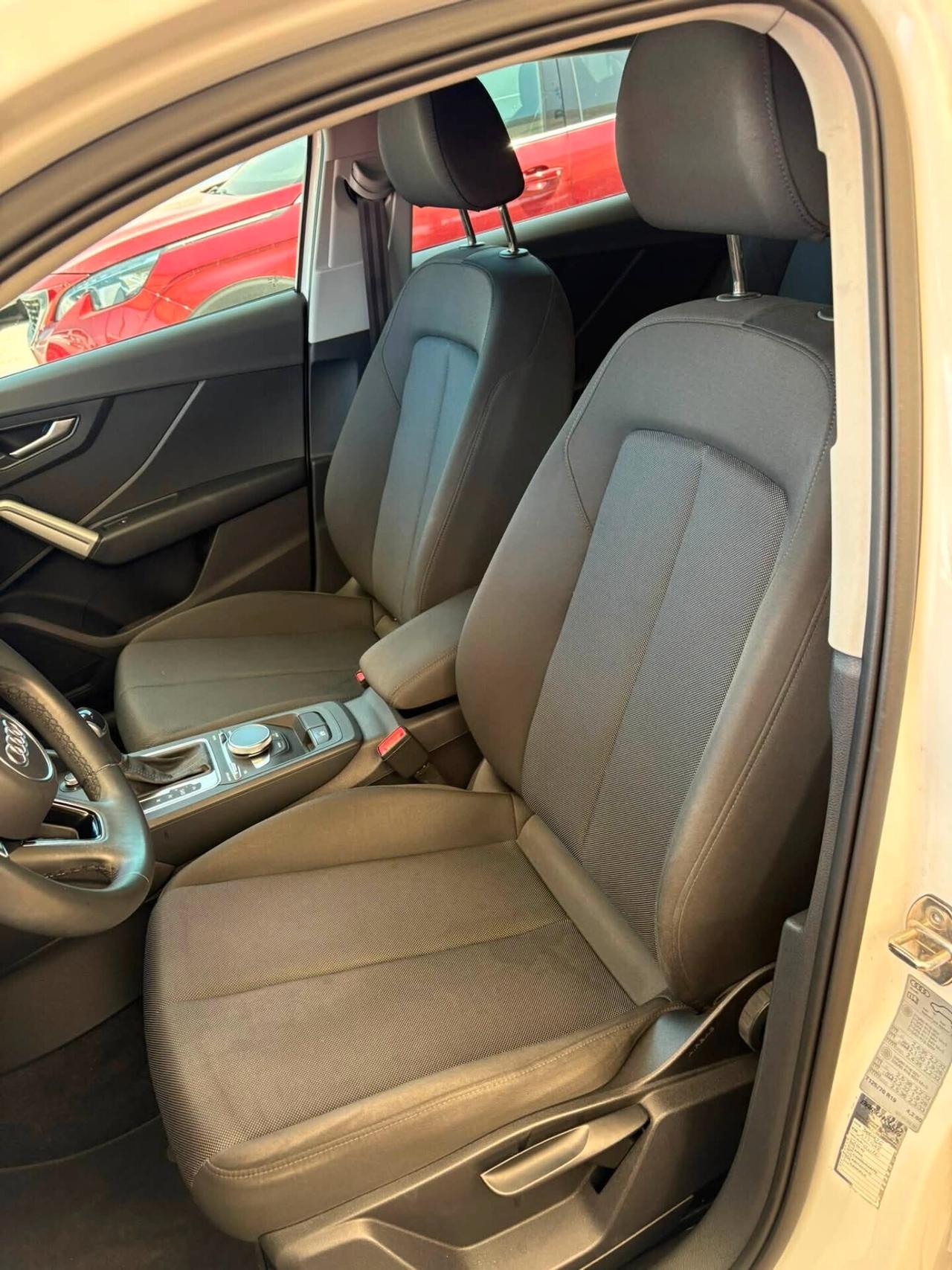Audi Q2 30 TDI S tronic Business Advanced
