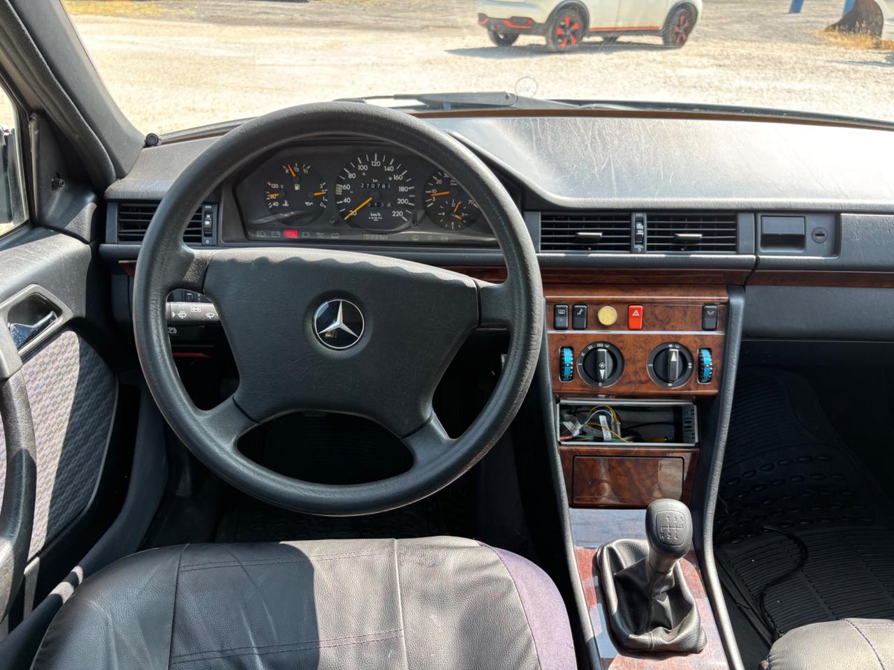 Mercedes-benz 200E metano