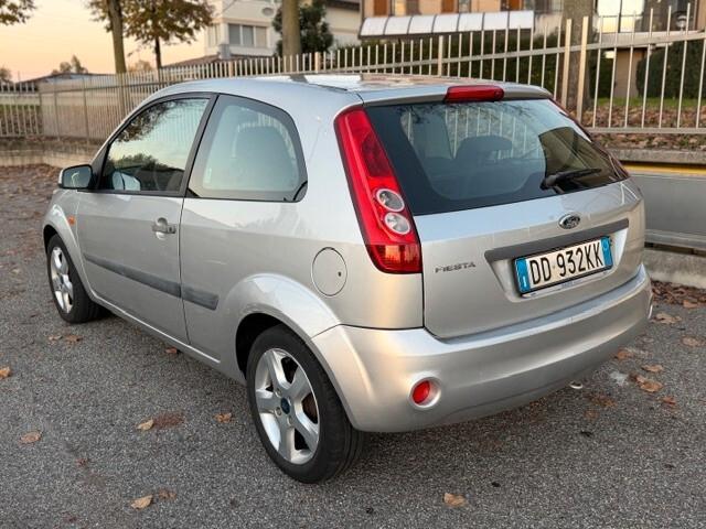 Ford Fiesta 1.2 16V 3p. Ghia Euro 4 ok neopatentati