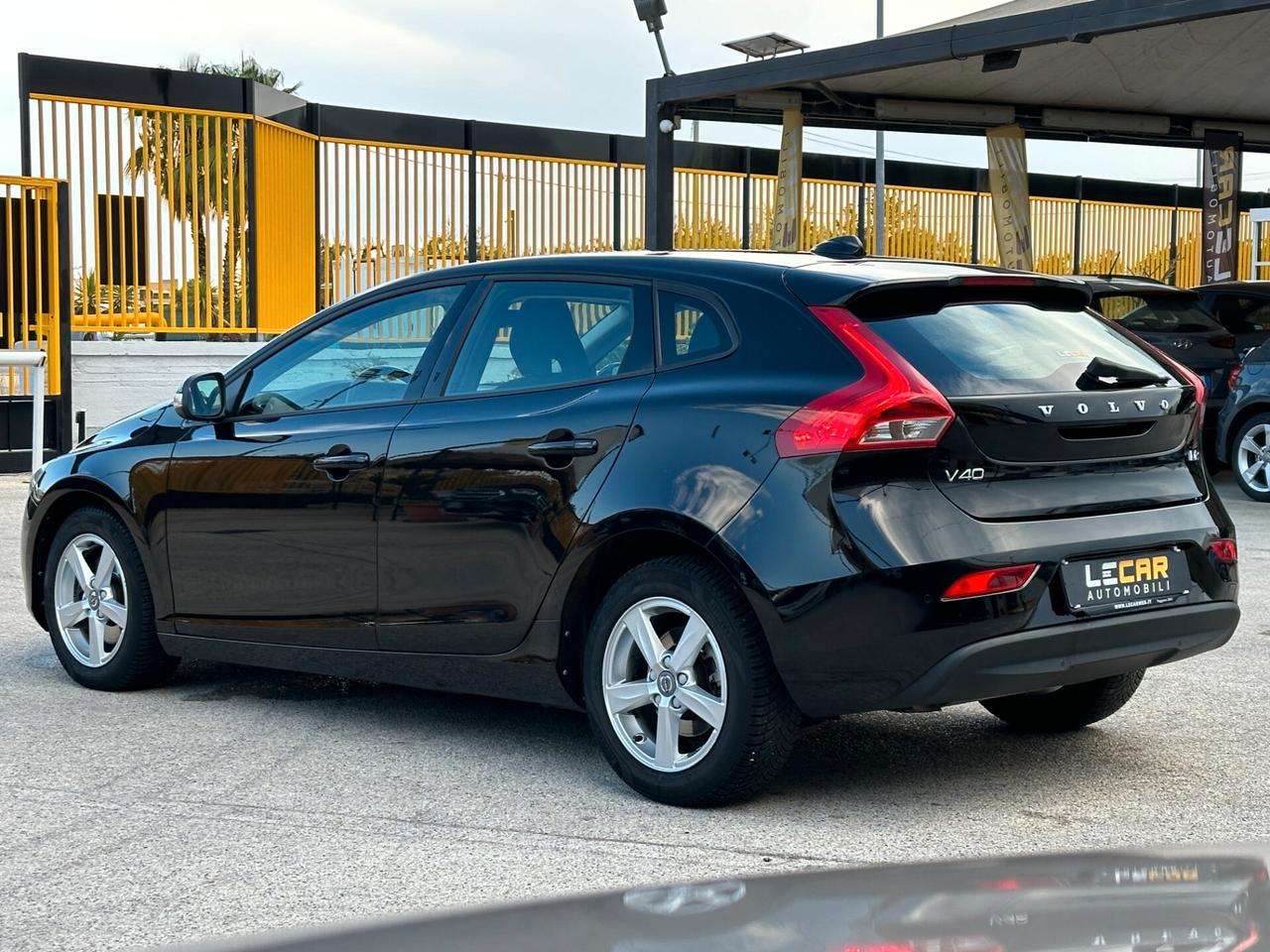 VOLVO V40 D2 Business