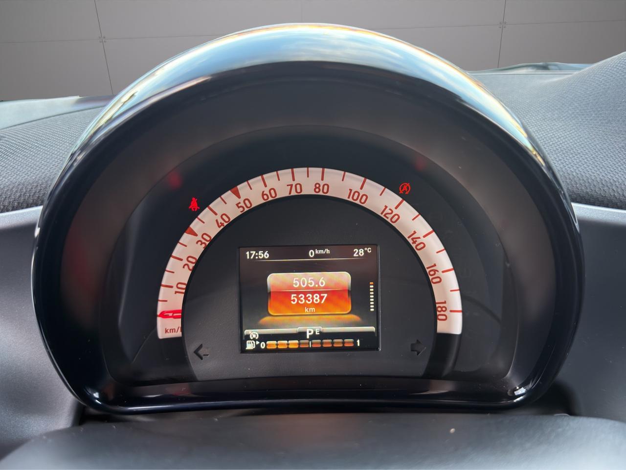 Smart fortwo coupe 1.0 71 CV Paris Blue - Unipro - Promo Finanziamento - Tetto panoramico - Sedili riscaldabili