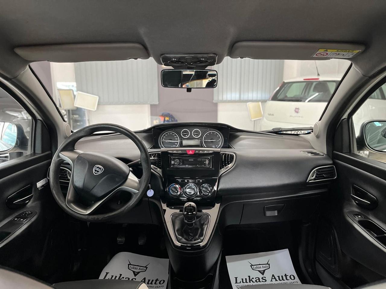 Lancia Ypsilon 0.9 TwinAir 85 CV 5 porte Metano Ecochic Elle