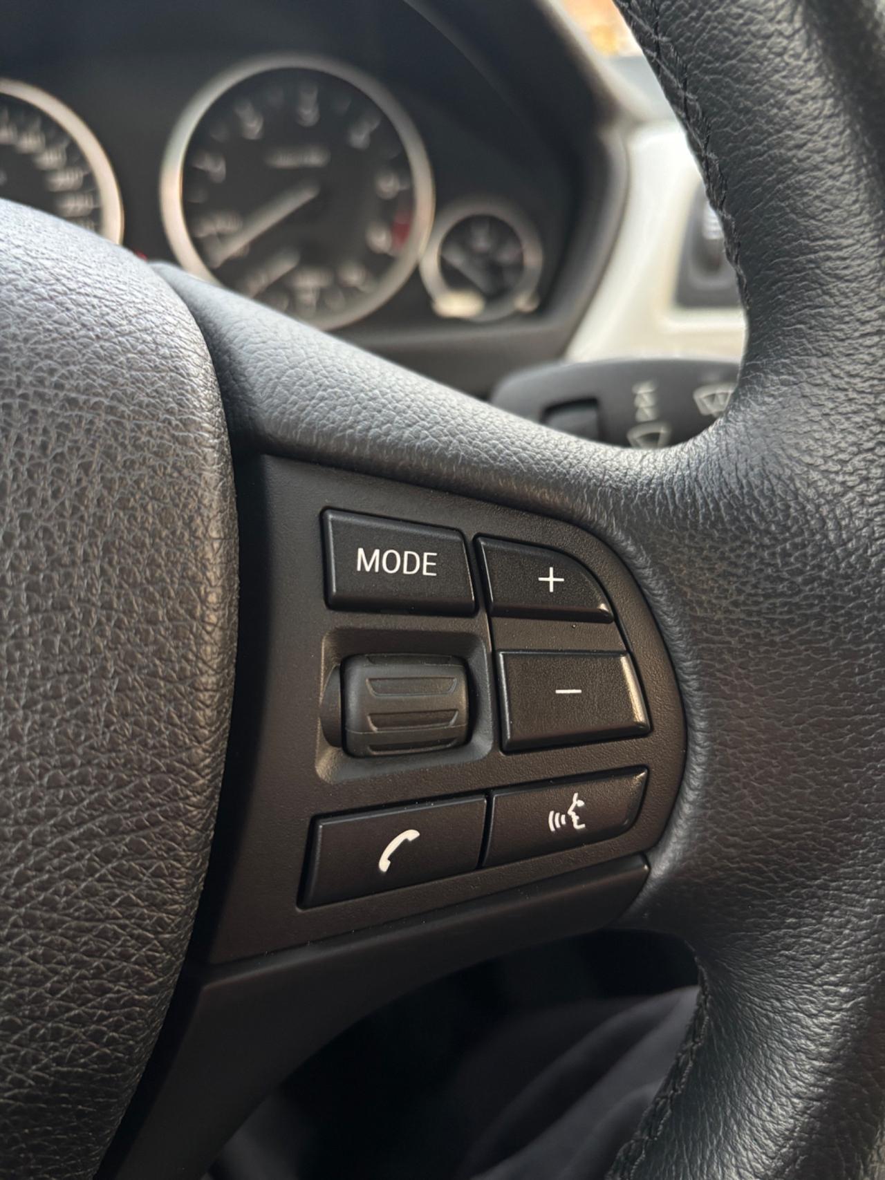 Bmw 318 d Luxury con soli 127000km