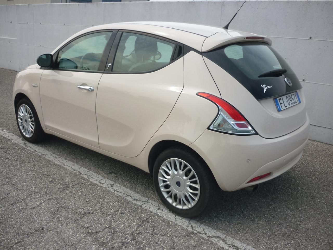 Lancia Ypsilon 1.2 69 CV 5 porte Gold