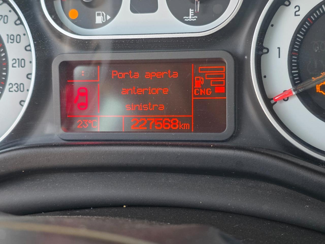 Fiat 500L 0.9 TwinAir Turbo Natural Power Lounge