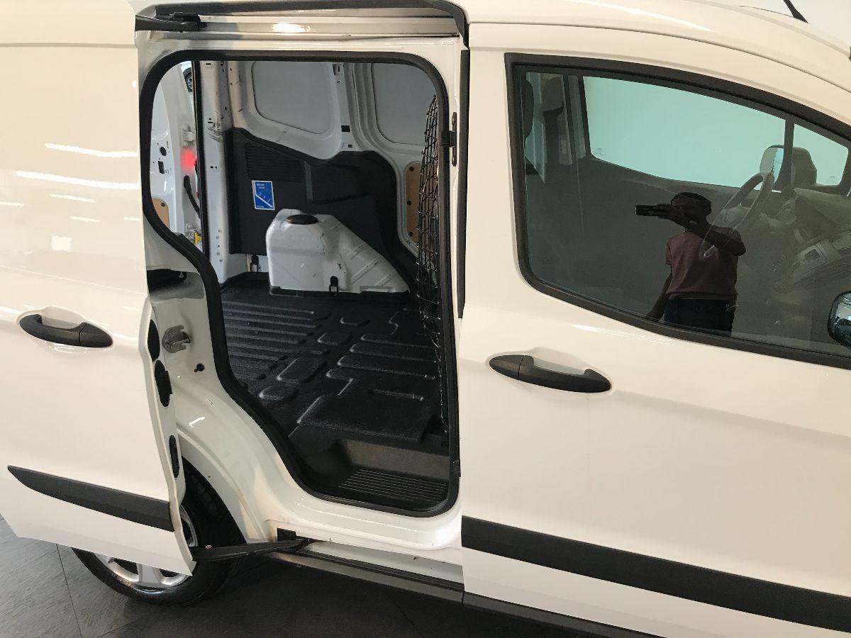 FORD TRANSIT COURIER TDCI TREND VAN