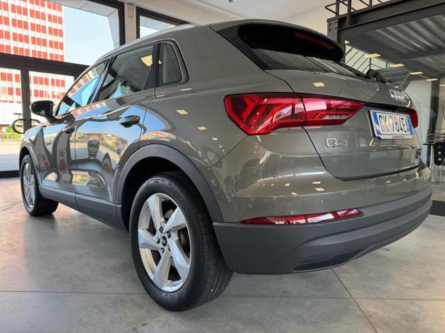 AUDI Q3 40 TDI quattro S tronic Business