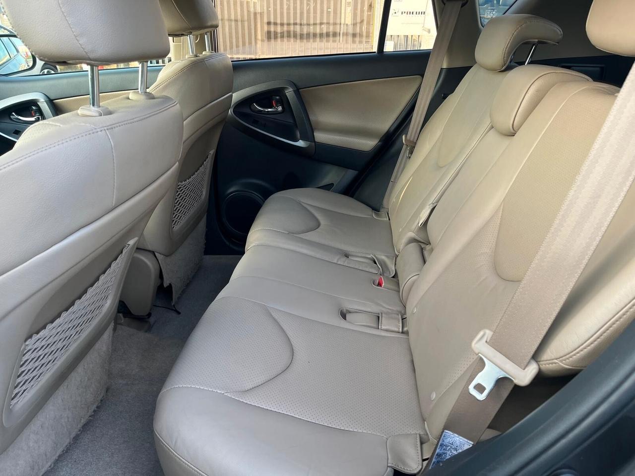 Toyota RAV 4 RAV4 2.2 D-Cat 177 CV Luxury