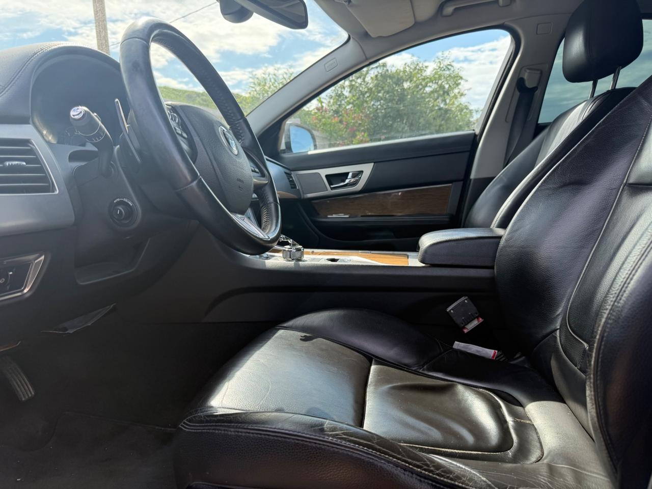 Jaguar XF 2.2 D 190 CV PERMUTE 7.999€