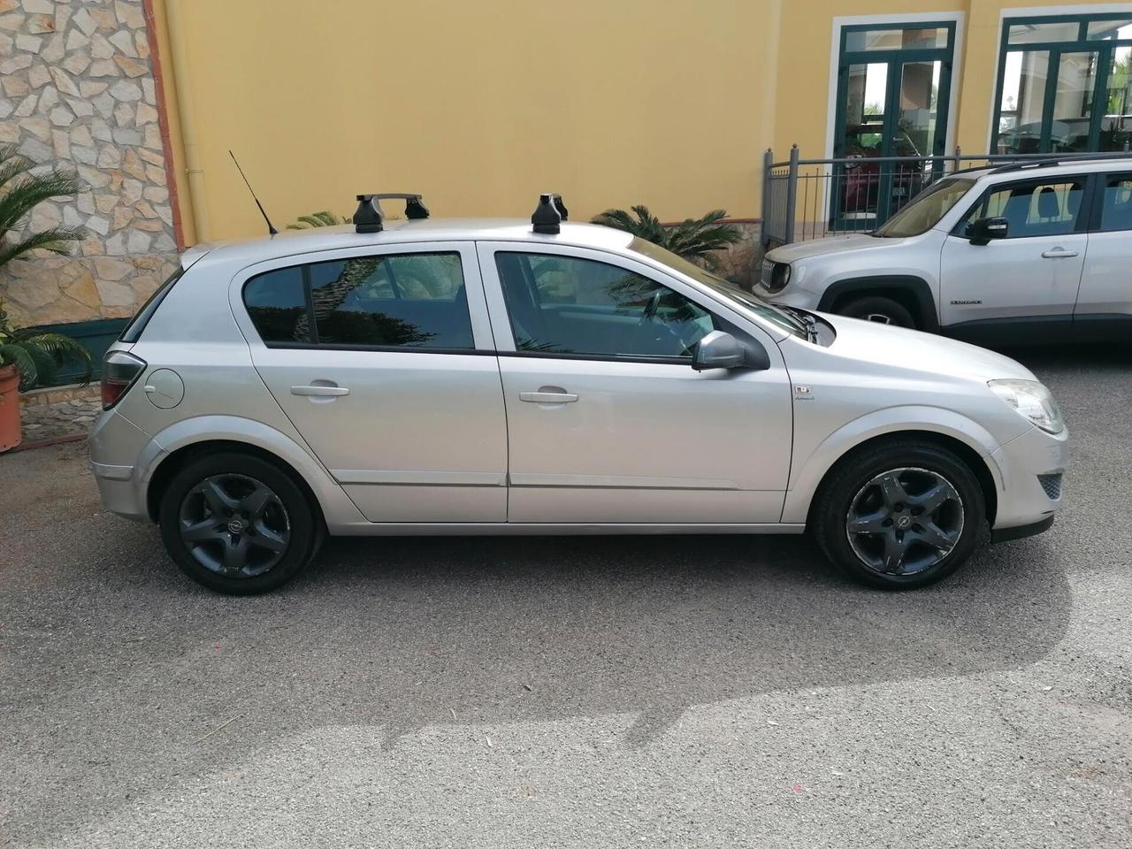 Opel Astra 1.7 CDTI 101CV 5 porte