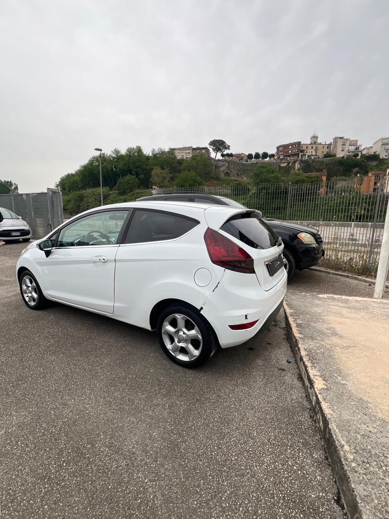 Ford Fiesta 1.4 TDCi 70CV 3 porte Titanium