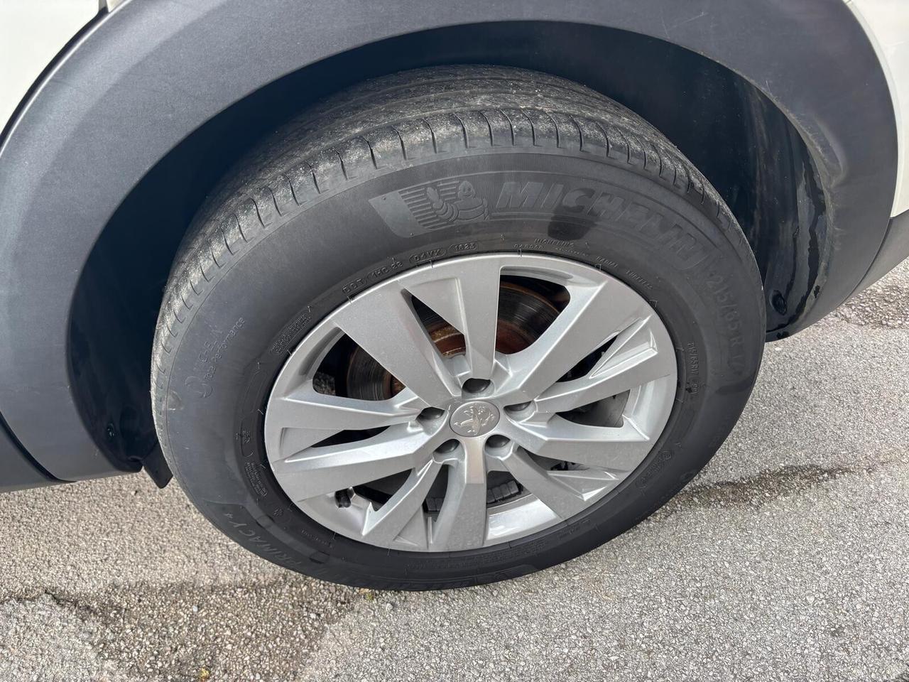 Peugeot 3008 BlueHDi 130 S&S EAT8 Active Business