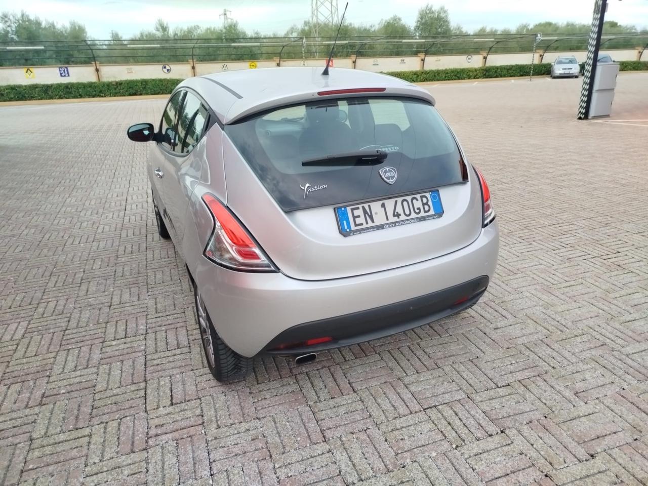 Lancia Ypsilon 1.2 69 CV 5 porte GPL Ecochic Platinum