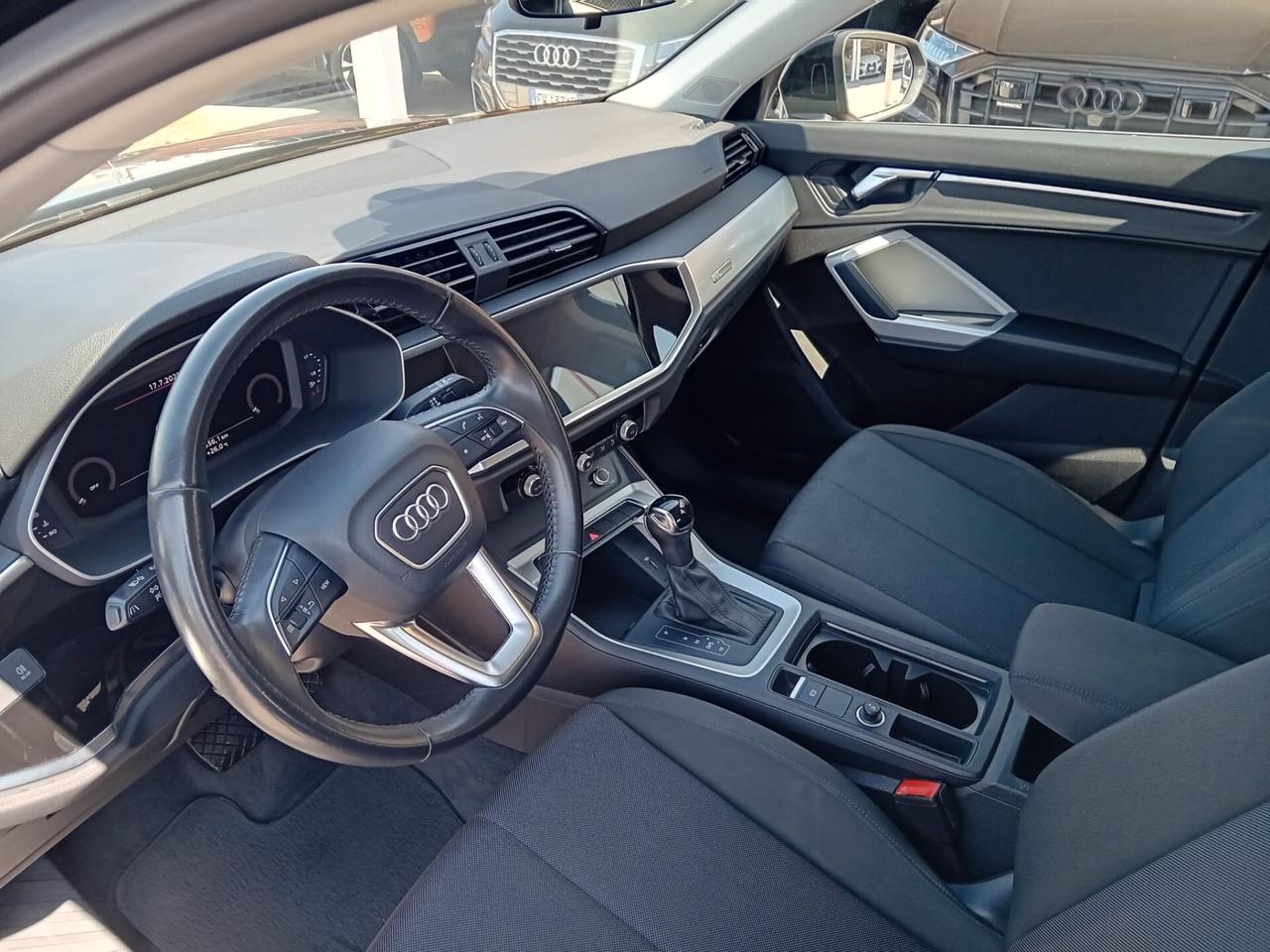 Audi Q3 35 TDI S tronic Business