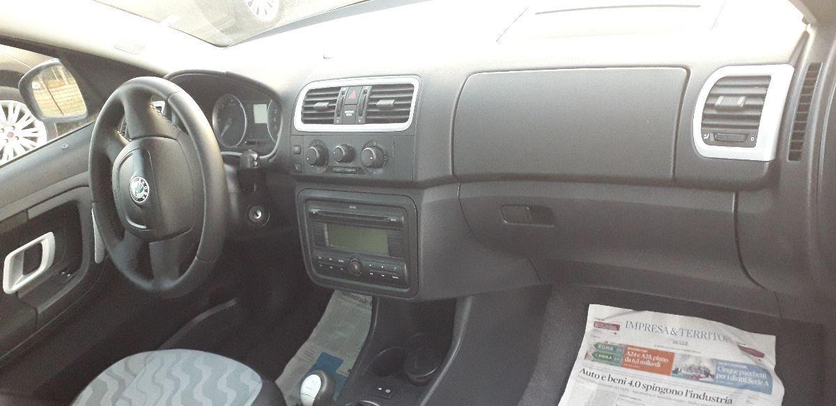 SKODA - Roomster - 16V Scout