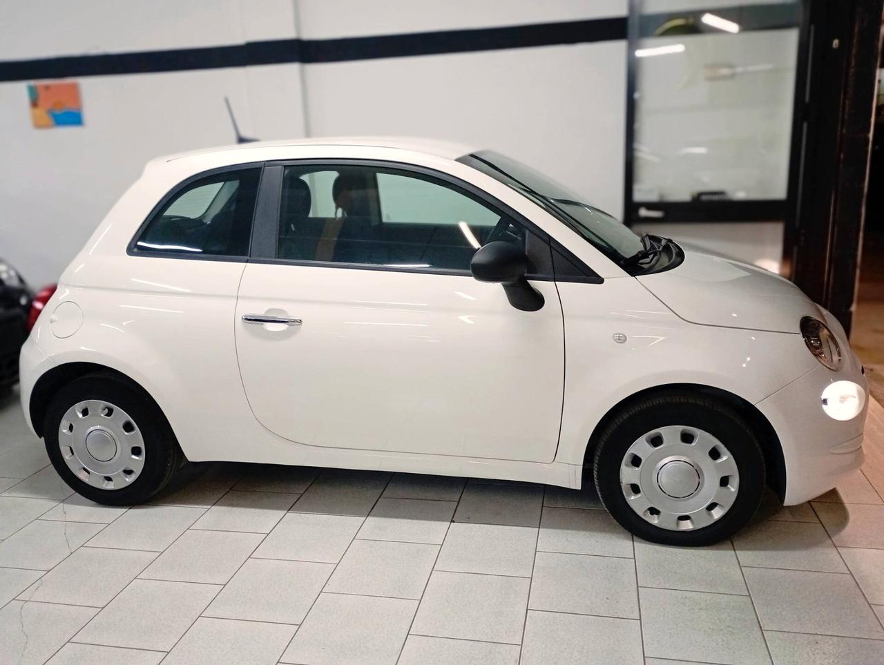 Fiat 500 1.0 Hybrid Red
