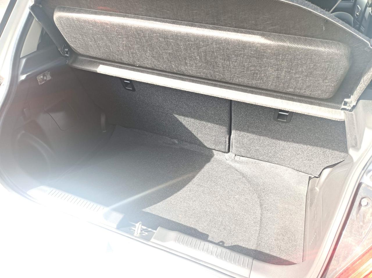 Suzuki Swift 1.2 Hybrid Top