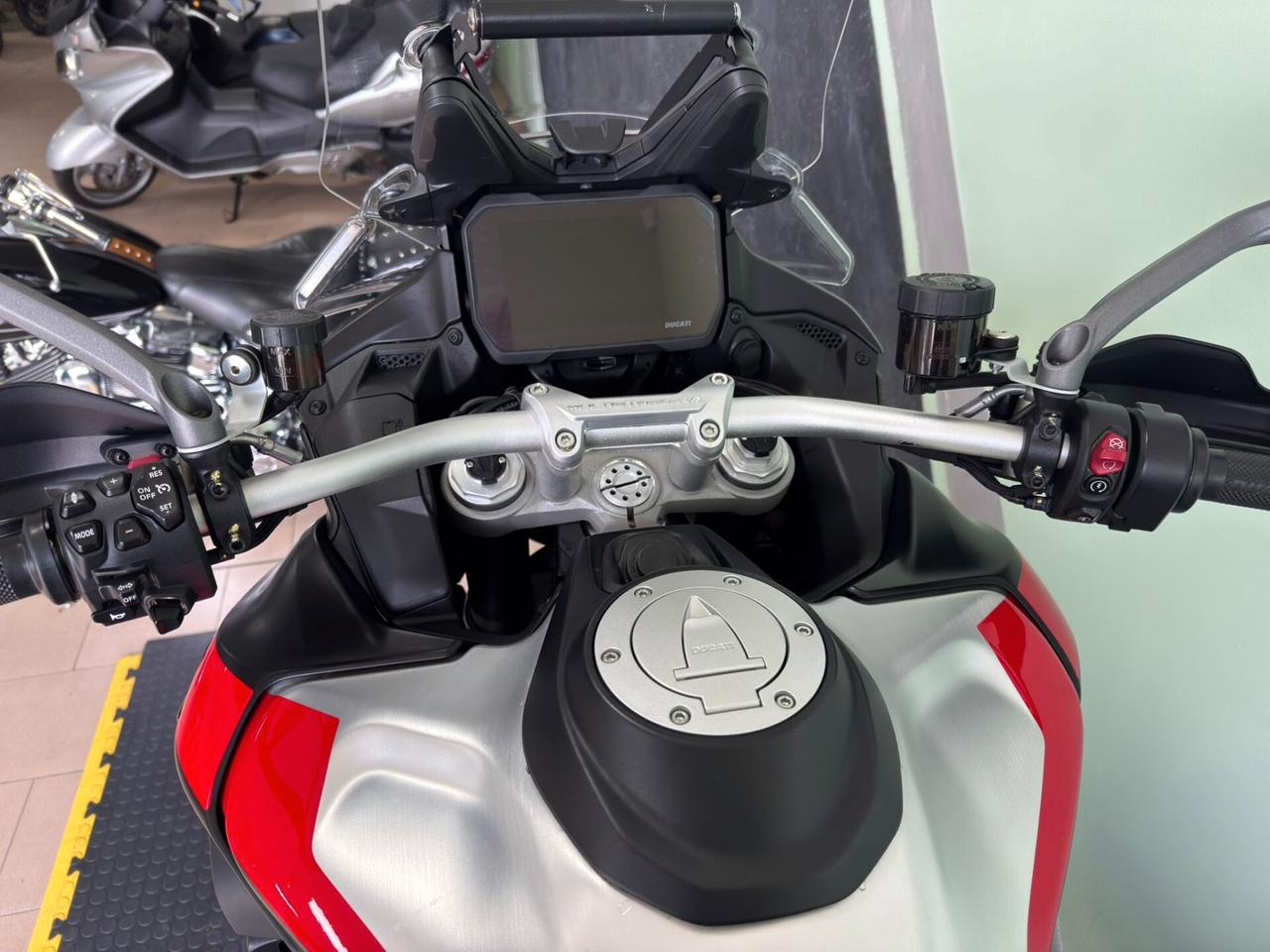 Ducati Multistrada V4 RALLY TRAVEL & RADAR