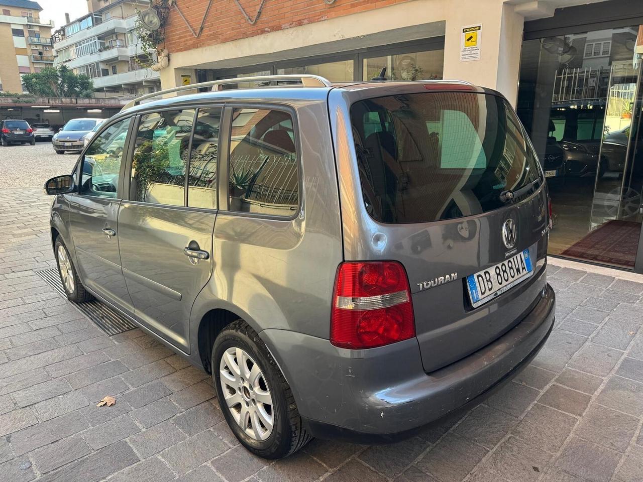 VOLKSWAGEN Touran 2.0 16V TDI Highline