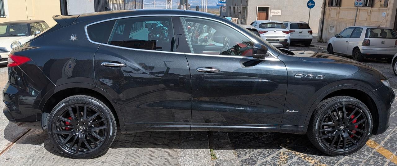 Maserati Levante V6 250cv Diesel AWD Gransport