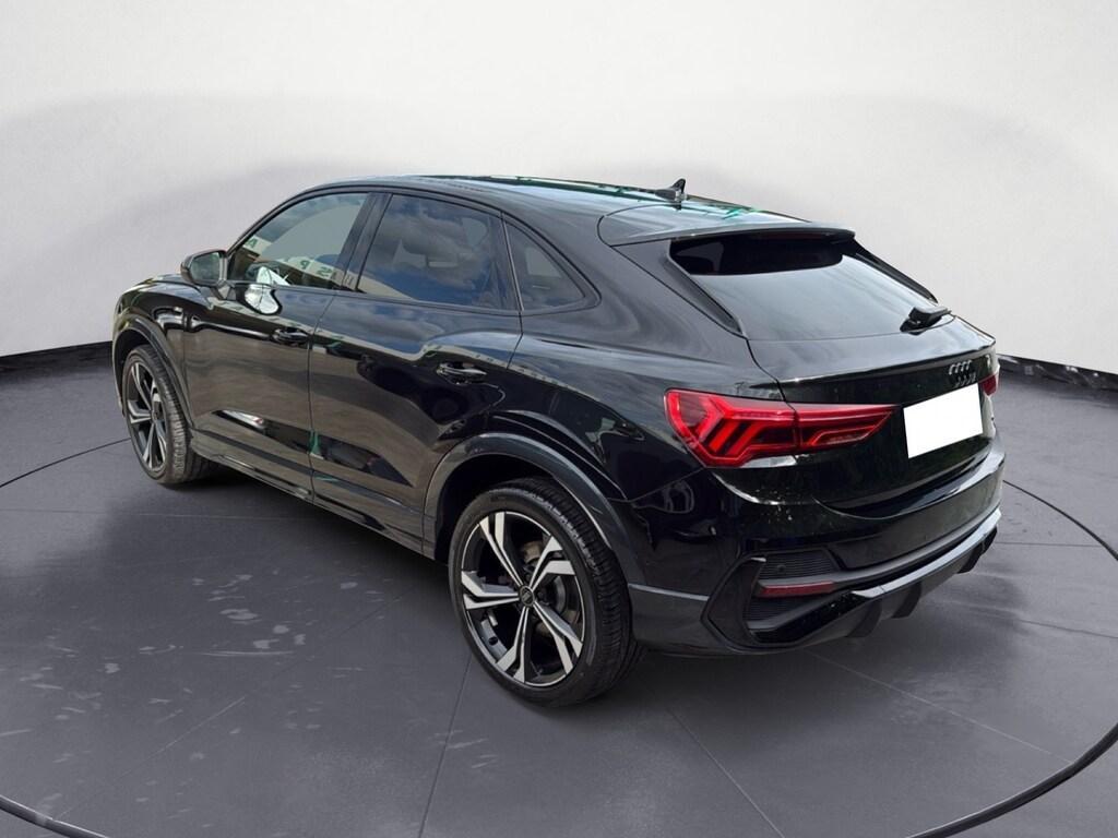 Audi Q3 40 2.0 TDI Identity Black quattro S tronic