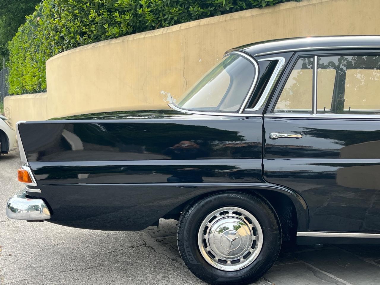 Mercedes benz 230 W110 Codine 6 cilindri