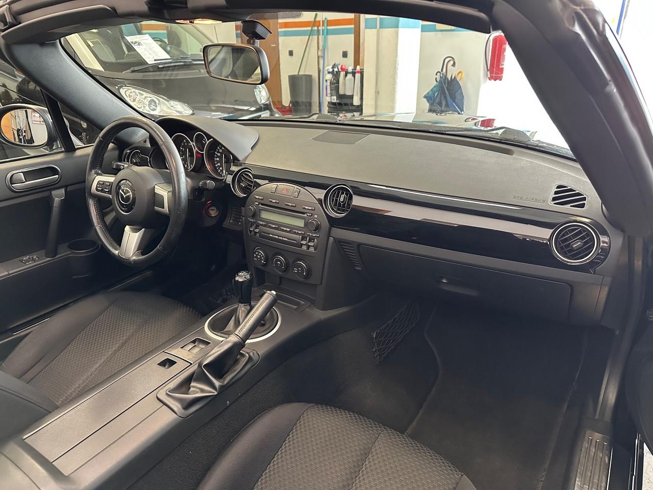 Mazda MX-5 Roadster Coupé 1.8L Wind