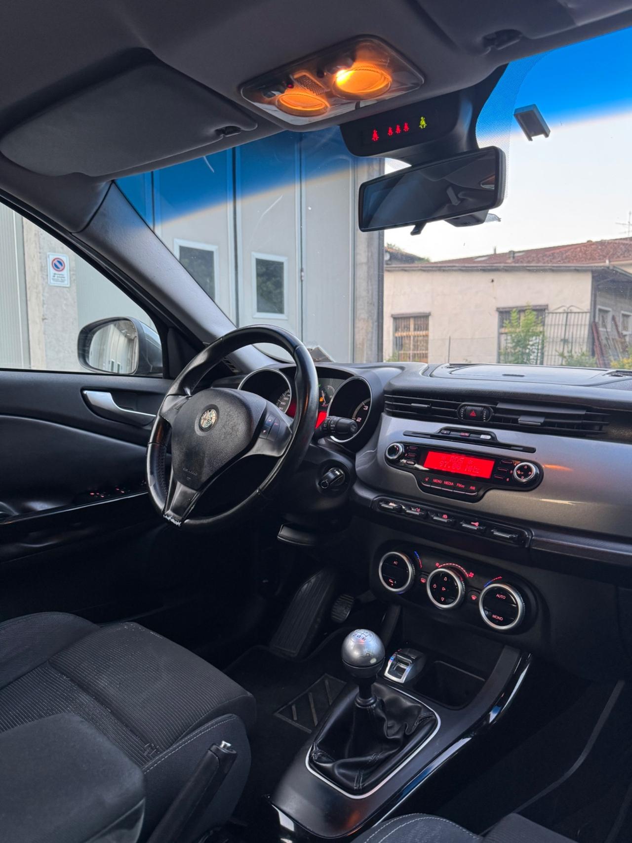 Alfa Romeo Giulietta 2.0 JTDm-2 140 CV Distinctive