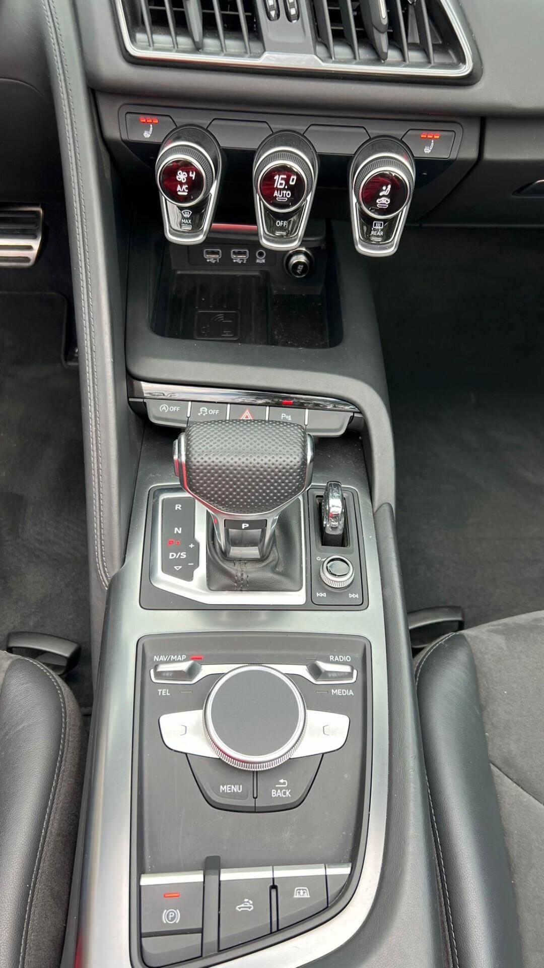 Audi R8 SPYDER 5.2TFSI V10 RWD S-TRONIC 2020