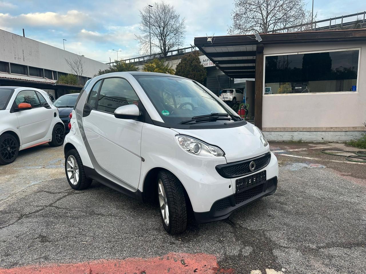 Smart ForTwo 1000 52 kW MHD coupé pure
