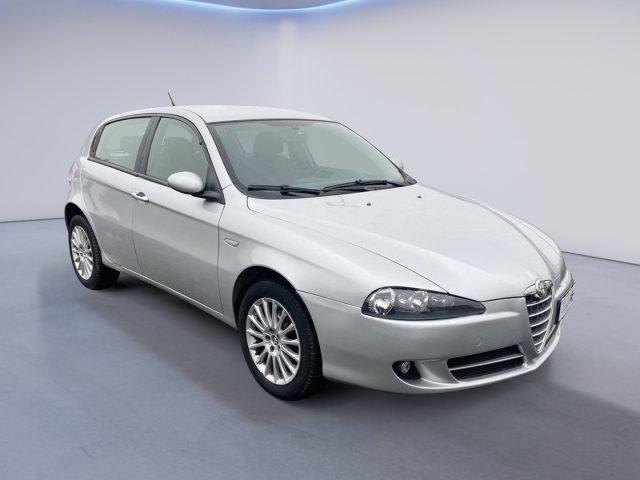 ALFA ROMEO 147 1.6 BENZ 105 CV 5 porte ADATTA A NEOPATENTATI