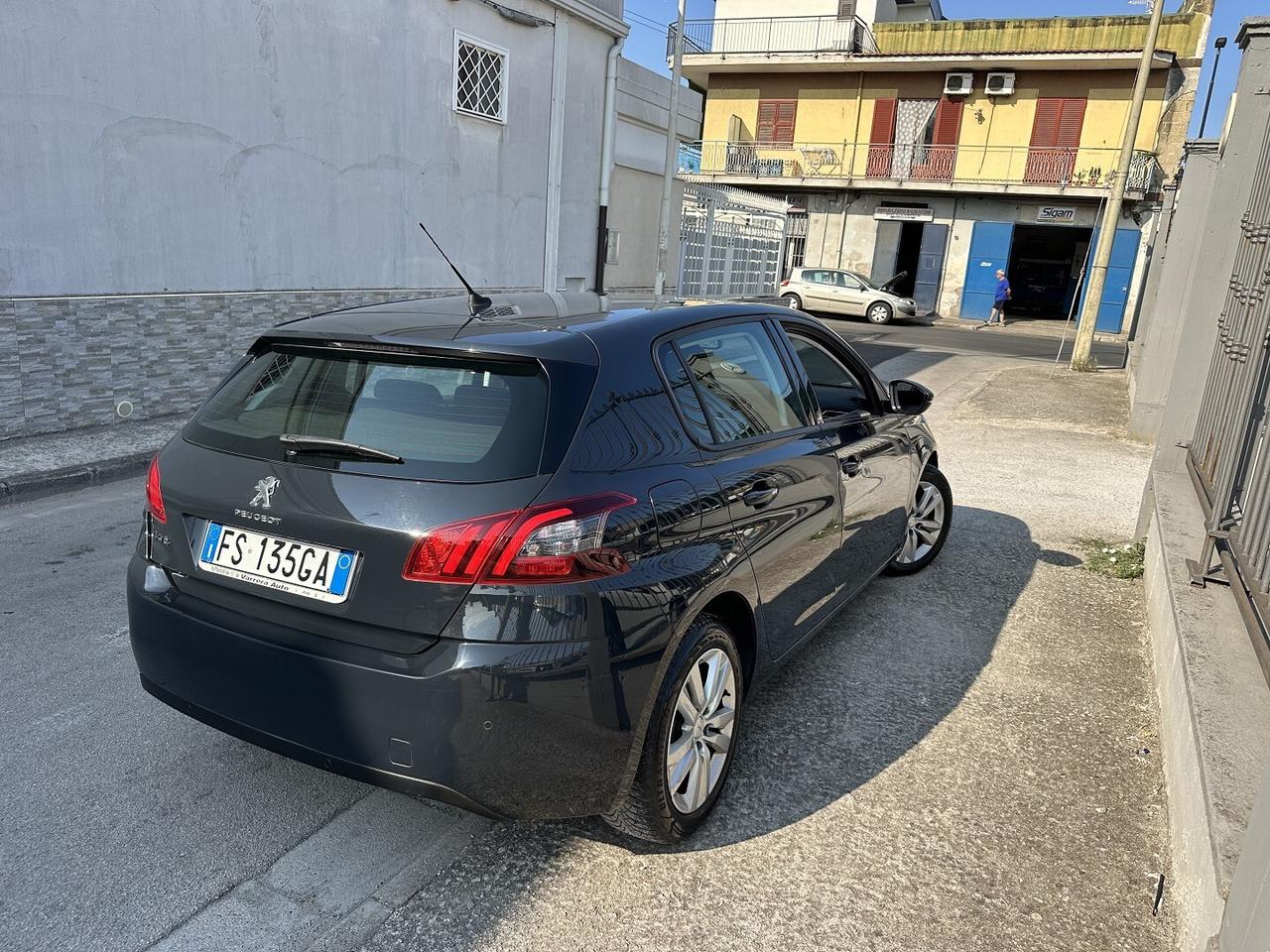 Peugeot 308 BlueHDi 130 EAT8 Allure 2018