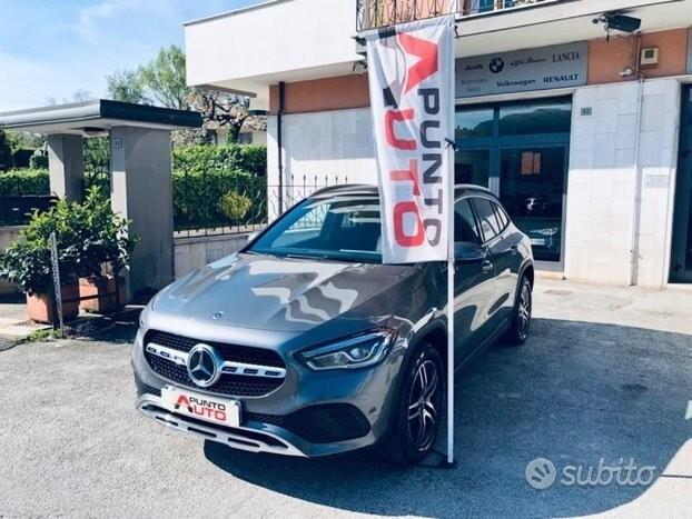 MERCEDES-BENZ GLA 200 d Automatic TETTO- AMBIENT