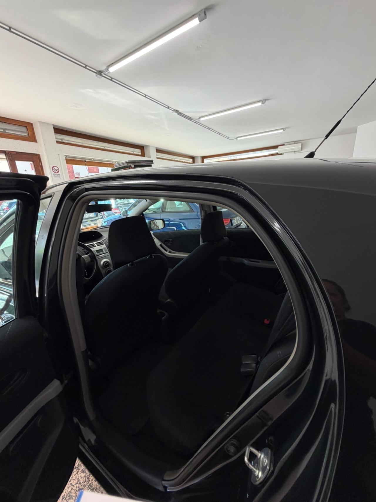 Toyota Yaris 1.3 5 porte Sol