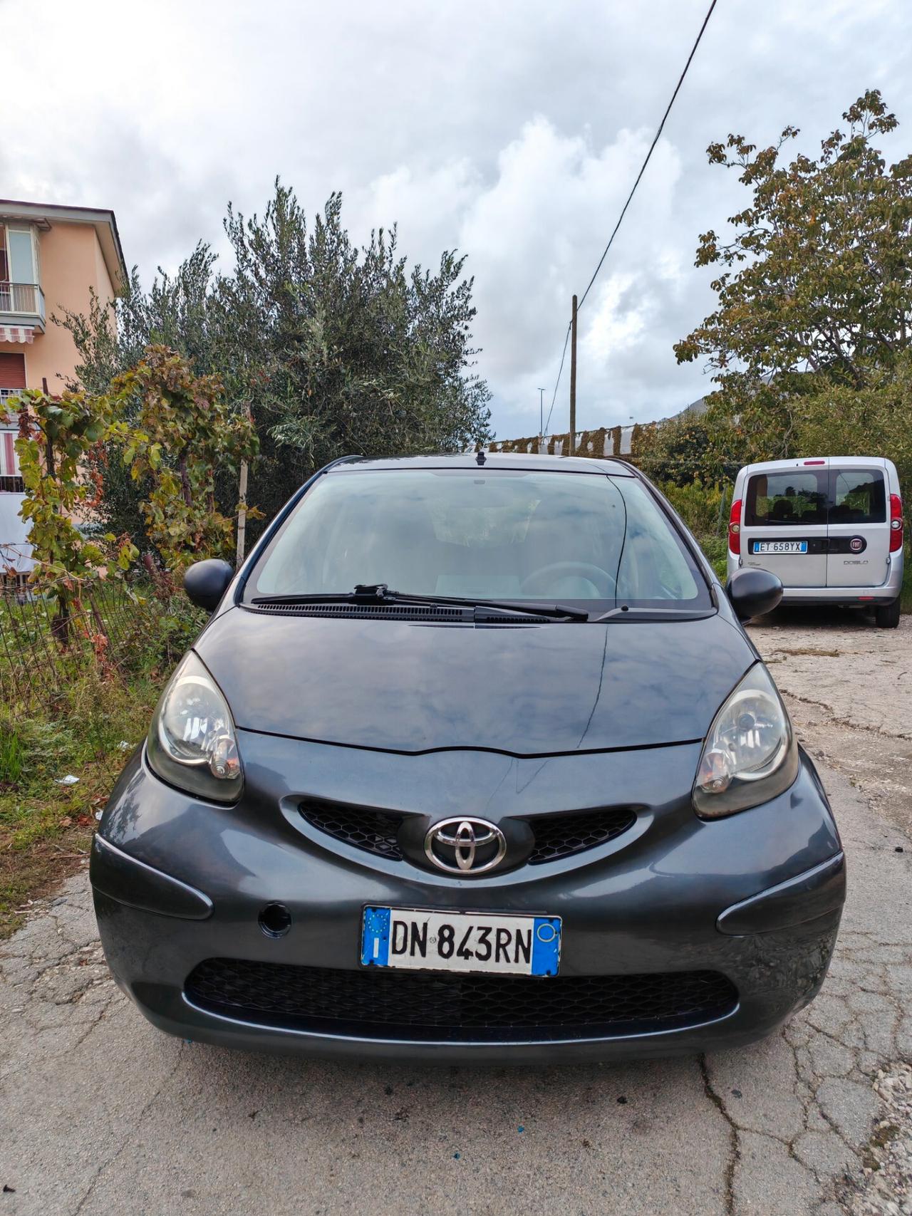 Toyota Aygo GPL con Tablet Android