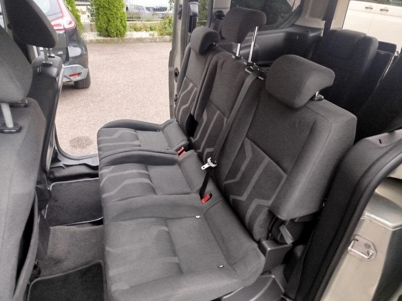 Ford Tourneo Connect Connect7 1.6 TDCi 115 CV Plus 7 POSTI
