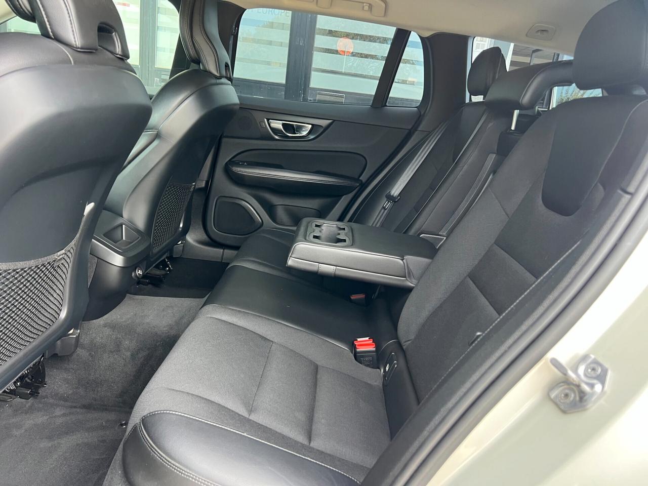 VOLVO V60/UNICO PROP/IVA ESPOSTA