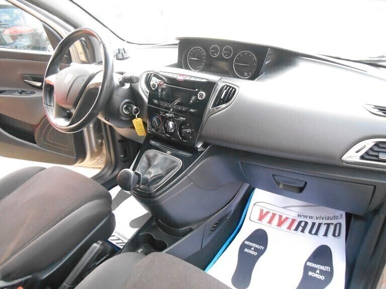 Lancia Ypsilon 0.9 TwinAir 85 CV 5 porte Metano Ecochic Gold