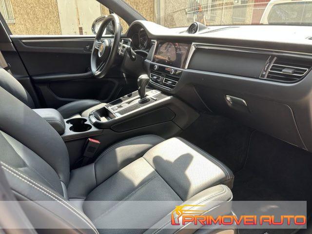 PORSCHE Macan 2.0