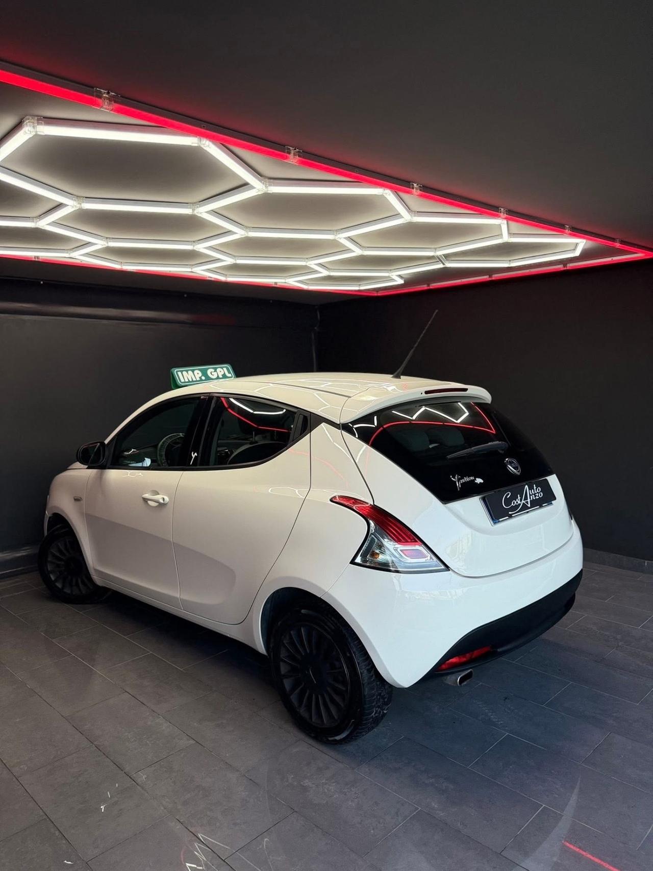 Lancia Ypsilon 1.2 GPL Ecochic Gold 2015