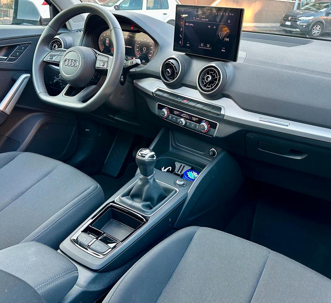 Audi Q2 30 TFSI Business Advanced