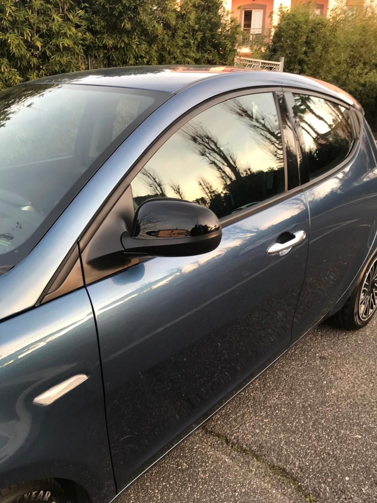 Lancia Ypsilon 1.0 FireFly 5 porte S&S Hybrid Gold