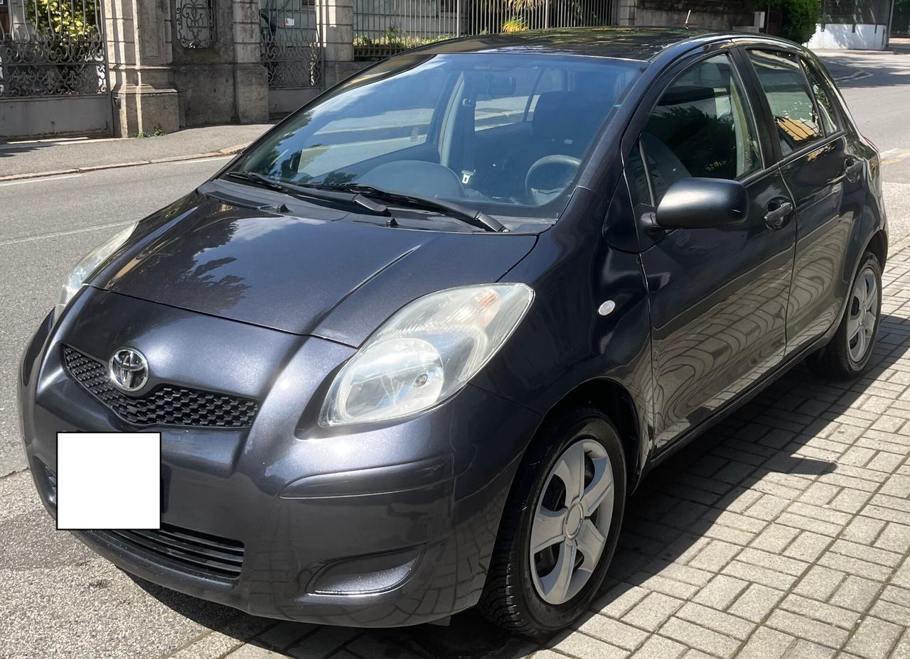 Toyota Yaris 1.0 Benzina 5 porte - 2010