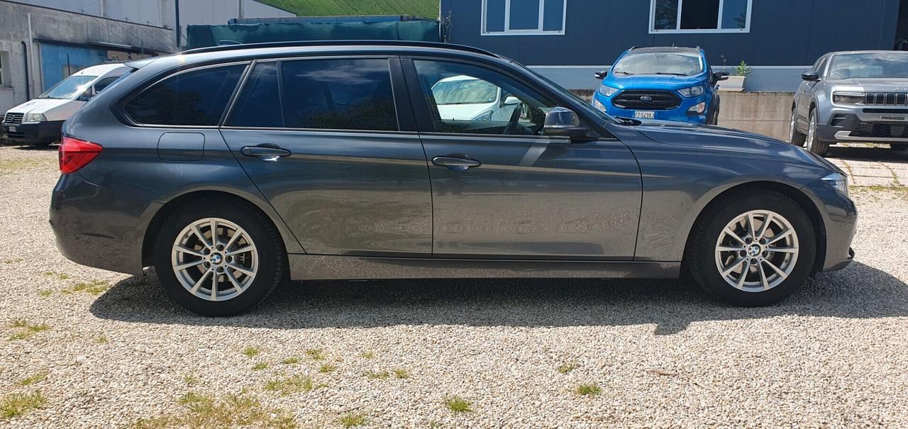 Bmw 320d Efficient Dynamics Touring Business Advantage aut.