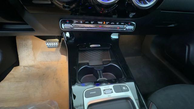 MERCEDES-BENZ A 200 d Automatic AMG Line Advanced
