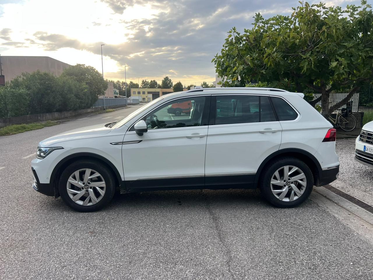Volkswagen Tiguan 2.0 TDI 150 CV DSG Elegance RESTYLING